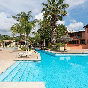 Aparthotel Village